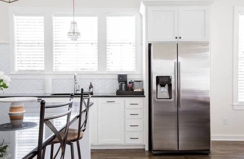 Brazos House | Downtown Estate - Walk to the Magnolia Silos, Baylor and Downtown!