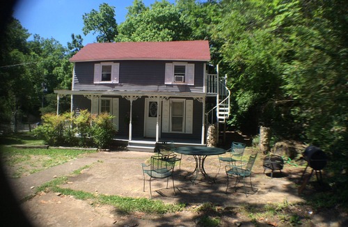 Eureka Springs Historic District Cottage | Downtown Eureka Springs Vacation Cottage