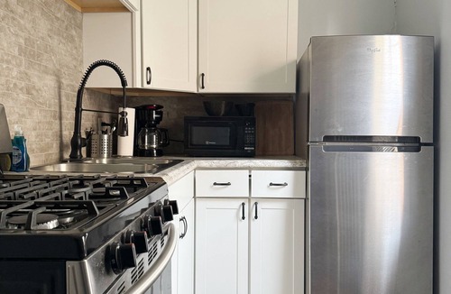 Evansville Apartment | Downtown EVV Studio/Chandler C