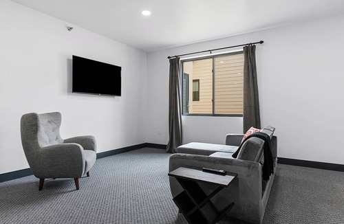 Spearfish Apartment | Downtown Executive Apartment - Lutum