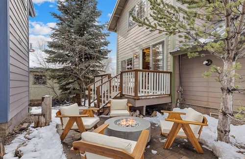 Southside House | Downtown Flag | Immaculate Design | Pet-Friendly!