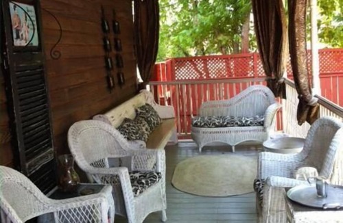 Natchez House | Downtown, Free wine, Courtyard, Porches, 1885, Keyless, Private