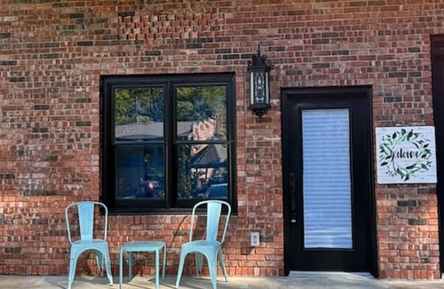 Eureka Springs Historic District Apartment | Downtown+FreeParking+Wifi Main St. Ste 101