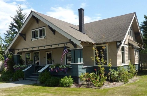 Friday Harbor Apartment | Downtown Friday Harbor! (Miner's)