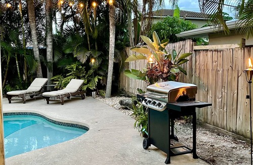 Shady Banks House | Downtown Ft Lauderdale PRIVATE HEATED Pool Home- 3.5mi to beach