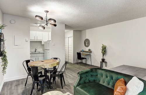 Latin Quarter Apartment | Downtown Fun Space /W Balcony And Queen Bed