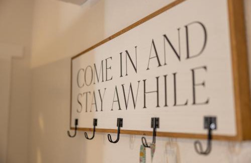 Casper Apartment | Downtown Garden Escape