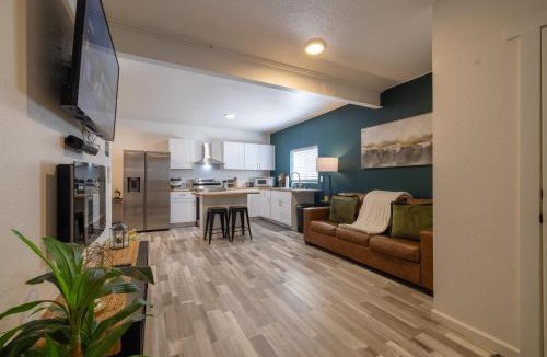 Casper Apartment | Downtown Garden Escape