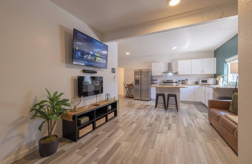 Casper Apartment | Downtown Garden Escape