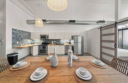 Gaslamp Quarter Apartment | Downtown Gaslamp Getaway Stylish 4BR APT