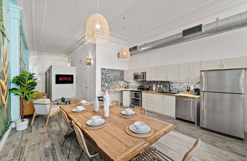 Gaslamp Quarter Apartment | Downtown Gaslamp Getaway Stylish 4BR APT