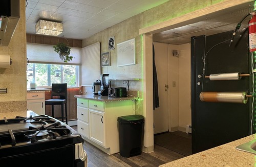 Fairview House | Downtown Gated Hideaway