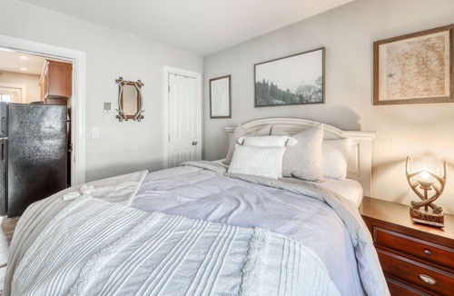 East Haven  Rutland County House | Downtown Gem W/ Free WiFi, Firepit & Full Kitchen - Walk to Shopping & More!