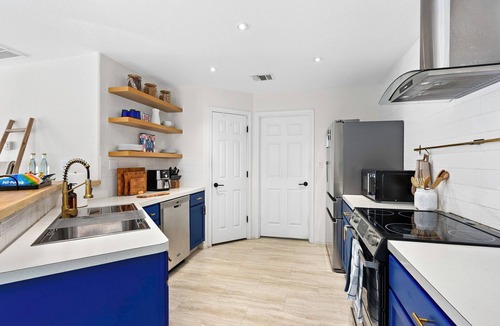 Georgetown House | Downtown Georgetown Retreat for the family or entertaining. Pet-Friendly!