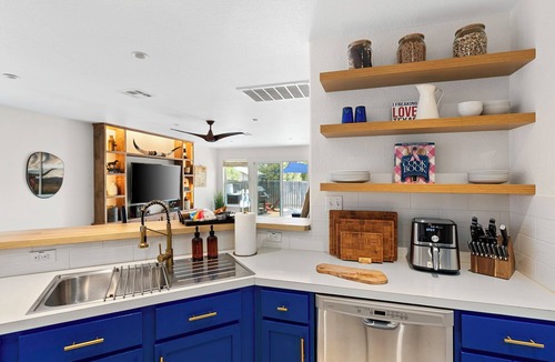 Georgetown House | Downtown Georgetown Retreat for the family or entertaining. Pet-Friendly!
