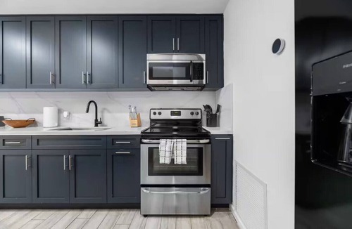 Croissant Park Apartment | Downtown Getaway 2