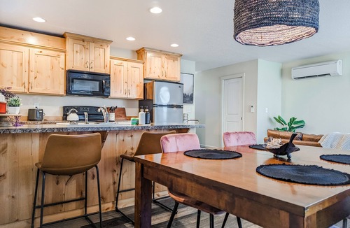 Philomath House | Downtown Getaway close to Corvallis