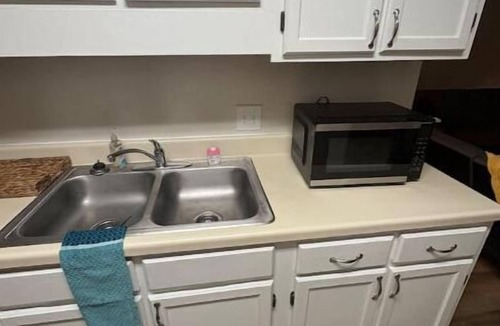 Five Points Apartment | Downtown Getaway/Free Parking