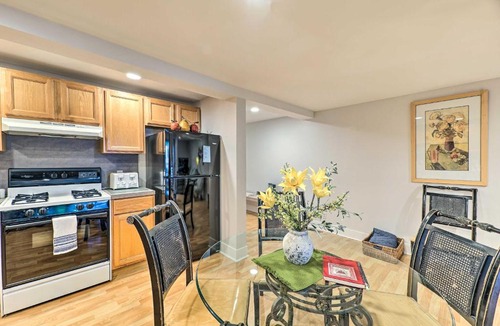 Grand Haven Apartment | Downtown Grand Haven Apt < 1 Mi to Lake Michigan