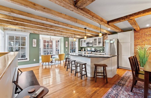 Hallowell Apartment | Downtown Hallowell River View Apartment