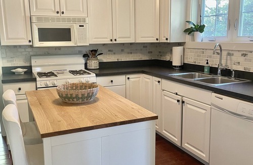 Harbor Springs House | Downtown Harbor Springs Haven—Walk to Beach, Shops & Restaurants