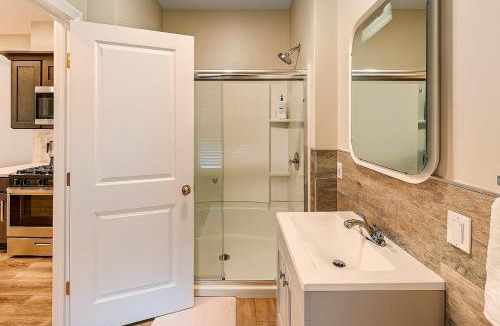 New Haven Apartment | Downtown Haven Walk to Yale Renovated Parking