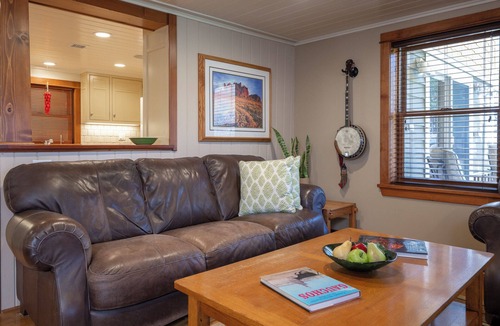 Chama House | Downtown Hideaway - Palmer's Place