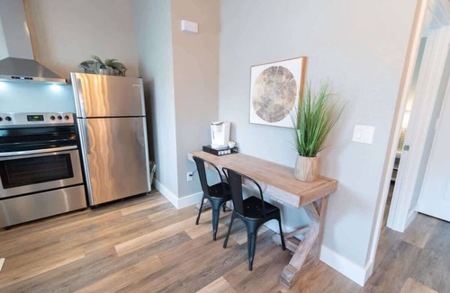 Palmer Bed & Breakfast | Downtown Hideaway Walk to Coffee, Bars & Dining
