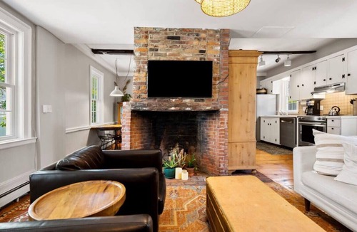 Newburyport Condo | Downtown | Historic and Elegant Condo | Parking