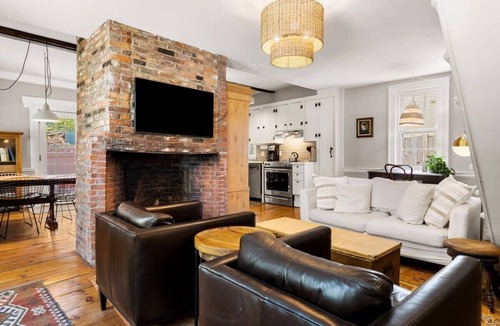 Newburyport Condo | Downtown | Historic and Elegant Condo | Parking