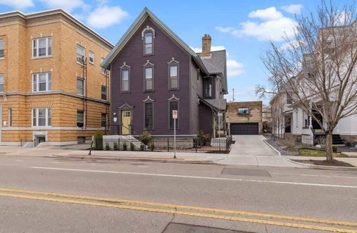 Grand Rapids Apartment | Downtown Historic Luxury Gem with Private Parking