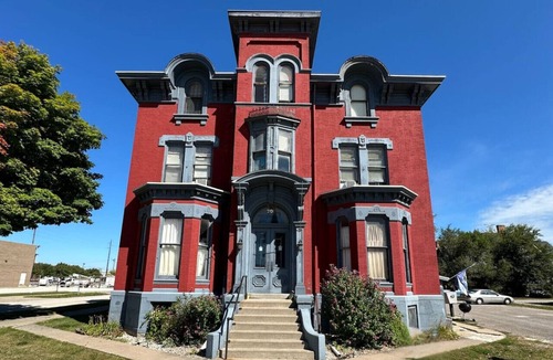 Bay City Apartment | Downtown Historical 1 Bed Apt