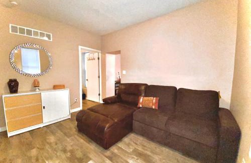 Hobart Apartment | Downtown Hobart Cozy 1 Bedroom