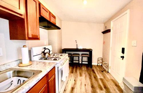 Hobart Apartment | Downtown Hobart Cozy 1 Bedroom