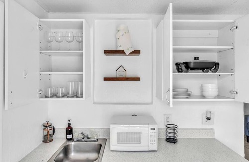Downtown Hollywood Apartment | Downtown Hollywood Beach Blvd Studio Getaway