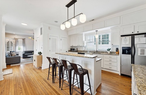 Cannonborough Elliotborough House | Downtown Home Centrally Located