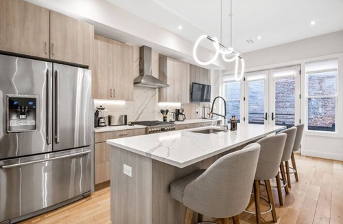 Cardozo House | Downtown home w/free on-street parking & rooftop