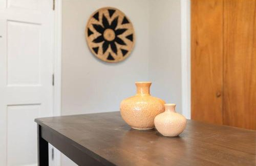 Durham House | Downtown home! Walk to Bulls Stadium, DPAC & food
