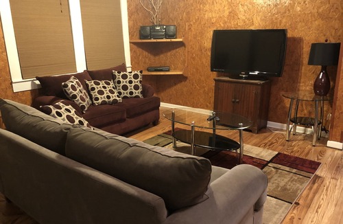 Houma House | Downtown Houma, LA - Near Main St and Courthouse