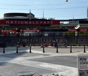Navy Yard House | Downtown House Free On-site Parking A