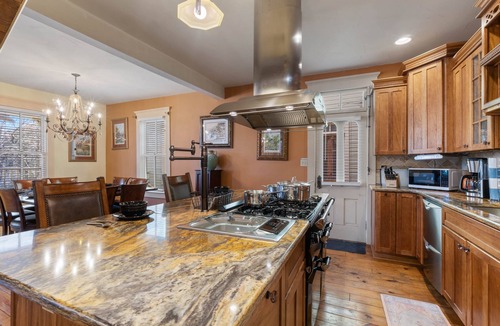 Eureka Springs Historic District House | Downtown House w/Parking! On Spring St, Hot Tub!