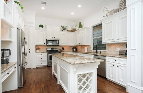 Shady Acres House | Downtown Houston-Private Pool, Hot Tub & Game Room