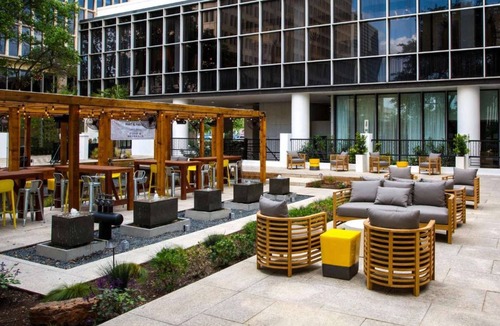Central Business District Hotel | Downtown Houston Retreat | Free Shuttle + Outdoor Pool
