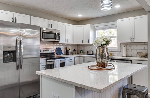 Fountain Square Cottage | Downtown Indianapolis Home ~ 3 Mi to Canal Walk!