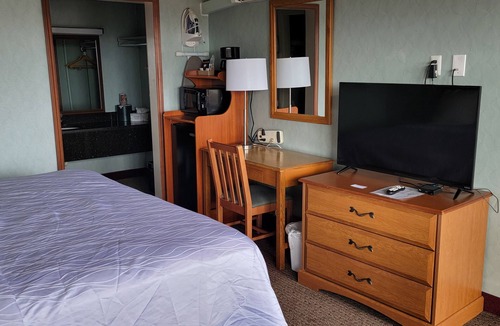 Asheville Hotel | Downtown Inn #2- King room