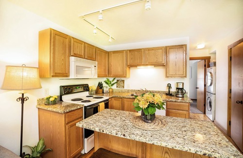 Jackson Condo | Downtown Jackson Condo on Flat Creek - Hidden Gem - walking distance to Square!