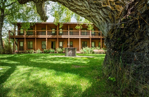 Jackson Condo | Downtown Jackson Condo on Flat Creek - Hidden Gem - walking distance to Square!