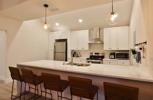 Downtown Jacksonville House | Downtown Jax Retreat- Sleeps 25