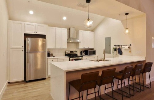 Downtown Jacksonville House | Downtown Jax Retreat- Sleeps 25