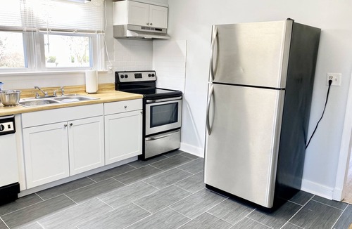 Kilmarnock House | Downtown Kilmarnock Gem - High speed WiFi